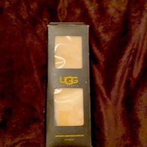 New In Box Ugg sheepskin insoles size 7